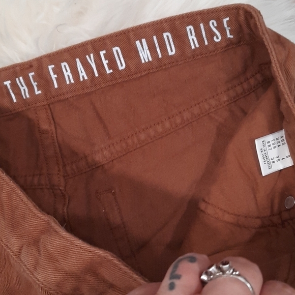 Cotton On Mid Rise Cutoff Shorts - Picture 3 of 3